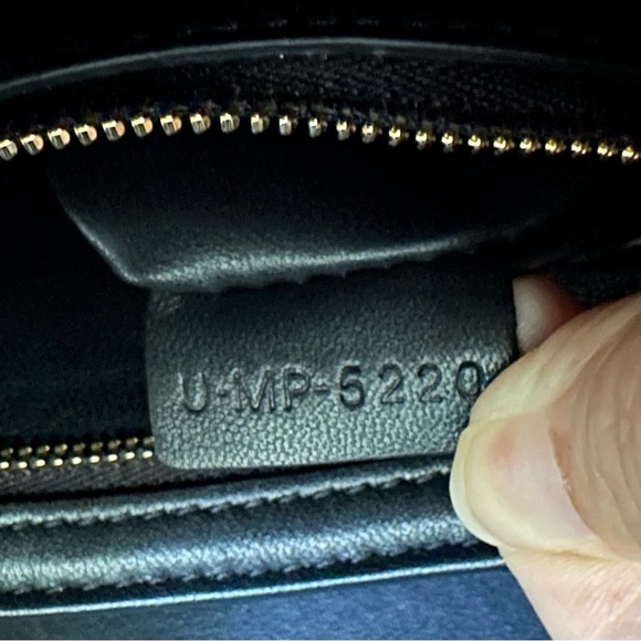 Sold!! 🎉🎉Celine Triomphe Bag - Black Medium Triomphe in Smooth Leather - Picture 14 of 15